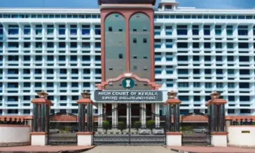 കശുവണ്ടി അഴിമതിക്കേസിലെ പ്രതികളെ പ്രോസിക്യൂട്ട് ചെയ്യാൻ ഒടുവിൽ സര്‍ക്കാര്‍ അനുമതി; പ്രതികളെ കുറ്റപ്പെടുത്താൻ ന്യായമില്ലെന്ന് അന്ന് പിണറായി