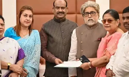തൃണമൂൽ കോൺഗ്രസ് അധികാര തർക്കം; വിമതർ ഇന്ന് തെരഞ്ഞെടുപ്പ് കമീഷനെ കാണും, പാർട്ടി ചിഹ്നത്തിനും ഫണ്ടിനും അവകാശവാദമുന്നയിക്കും