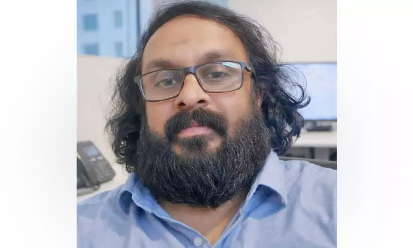 അധികാരത്തിന്റെ തിളക്കത്തിൽ നിലപാടുകൾ മറക്കരുത് അധികാരത്തിന്റെ തിളക്കത്തിൽ നിലപാടുകൾ മറക്കരുത്