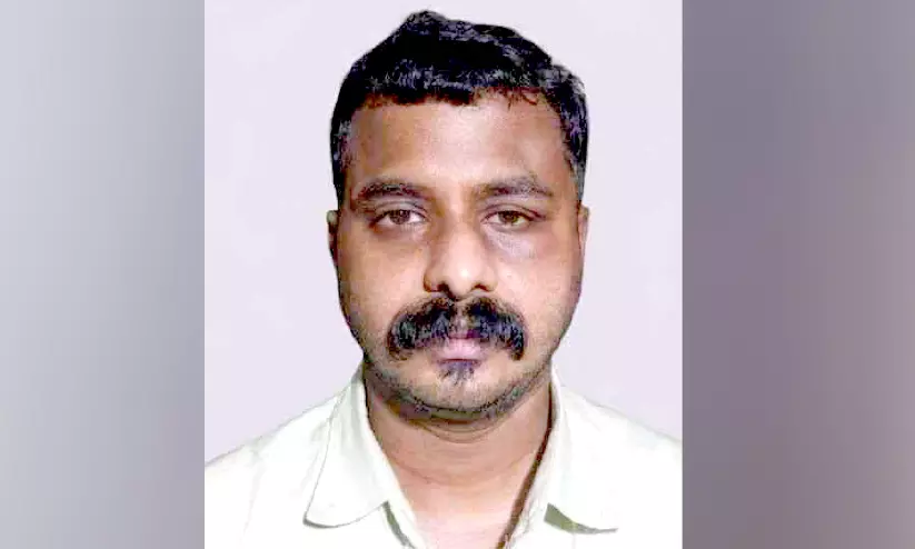 വായ്പാ സ്വർണം എടുക്കാൻ പണം വാങ്ങി, പകരം മുക്കുപണ്ടം നൽകി തട്ടിപ്പ്: യുവാവ് പിടിയിൽ വായ്പാ സ്വർണം എടുക്കാൻ പണം വാങ്ങി, പകരം മുക്കുപണ്ടം നൽകി തട്ടിപ്പ്: യുവാവ് പിടിയിൽ