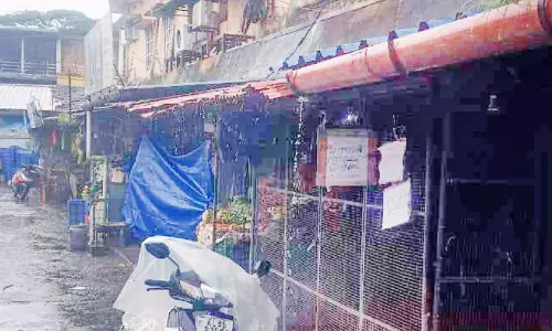 രാ​മ​നാ​ട്ടു​ക​ര ഷോ​പ്പി​ങ് കോം​പ്ല​ക്സ്  ഒ​ന്ന​ര മാ​സ​ത്തി​ന​കം പൊ​ളി​ക്കും