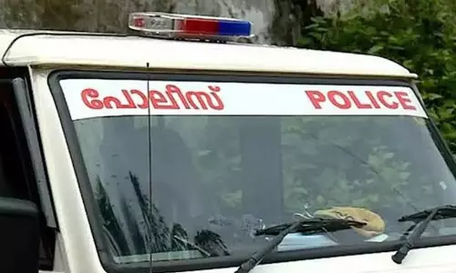 കത്തി കാണിച്ച് ഭീഷണിപ്പെടുത്തി സ്വർണ്ണമാല കവർന്നതായി പരാതി