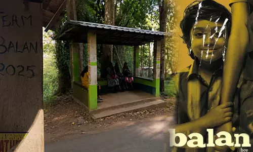ബാലൻ: ദ ബോയ് സെറ്റിലെ ബസ് കാത്തിരിപ്പുകേന്ദ്രം വനംവകുപ്പിന്റെ നടപടി ഭീഷണിയിൽ; നാട്ടുകാർ ആശങ്കയിൽ