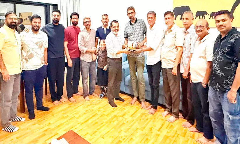 വി.സി. നിയാസിന് യാത്രയയപ്പ് വി.സി. നിയാസിന് യാത്രയയപ്പ്