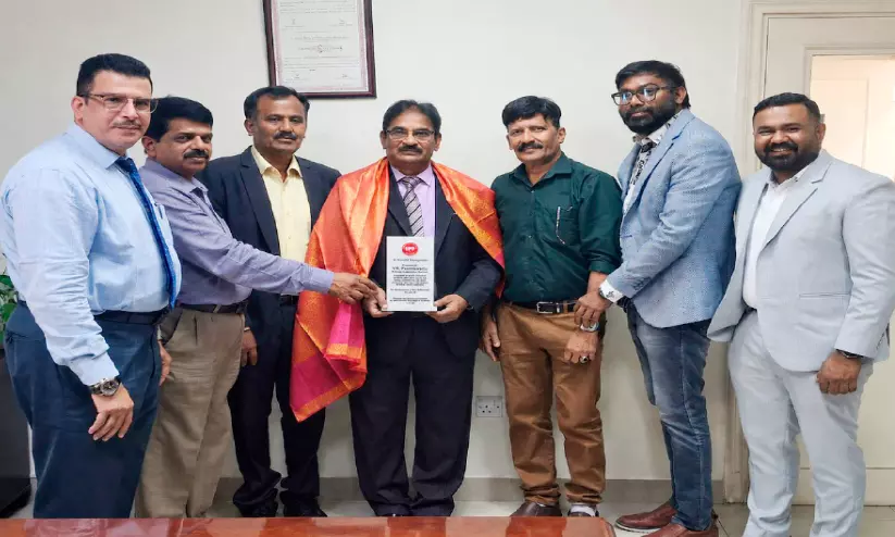 വി.ആര്. പളനിസ്വാമിക്ക് യാത്രയയപ്പ് നൽകി യു.പി.പി വി.ആര്. പളനിസ്വാമിക്ക് യാത്രയയപ്പ് നൽകി യു.പി.പി