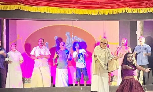 ‘കാലം പറക്കണ്’ നാടകം അരങ്ങേറി