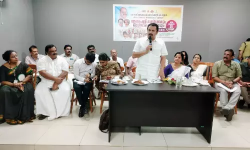 മാനന്തവാടി മെഡിക്കൽ കോളജ്; വേറെ സ്ഥലം ലഭ്യമാക്കാൻ നടപടി, ഹെ​ൽ​ത്ത് പാ​ക്കേ​ജ് പ്ര​ഖ്യാ​പി​ച്ച് മ​ന്ത്രി കെ. ​മു​ര​ളീ​ധ​ര​ൻ