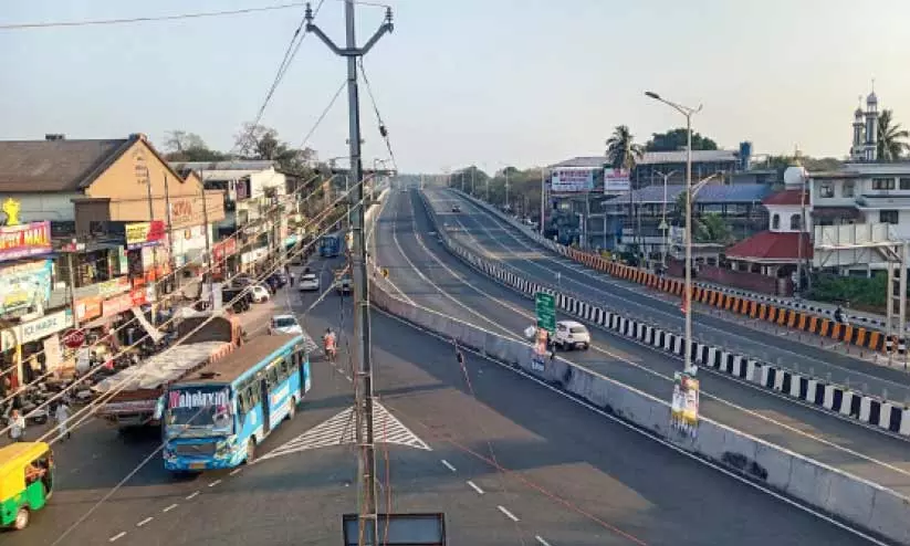 കാസർകോട് കടയടപ്പ് സമരവുമായി വ്യാപാരികൾ കാസർകോട് കടയടപ്പ് സമരവുമായി വ്യാപാരികൾ