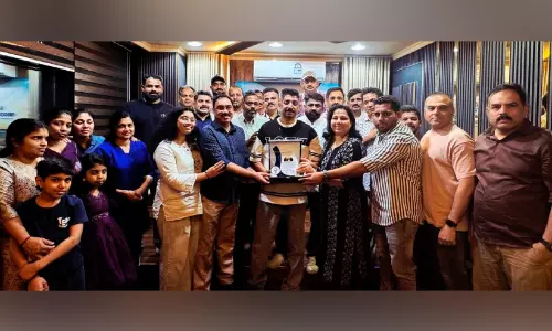 ശിവകുമാറിനും കുടുംബത്തിനും കോഴിക്കോട് ജില്ല അസോസിയേഷൻ യാത്രയയപ്പ്