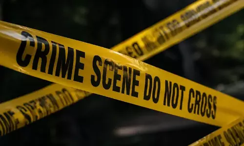 ഇ-റിക്ഷ വിളിച്ച് മൾട്ടി ലെവൽ പാർക്കിങ്ങിന് മുകളിലെത്തി, പിന്നാലെ മധ്യവയസ്ക കെട്ടിടത്തിൽനിന്ന് ചാടി ജീവനൊടുക്കി