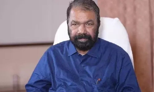 തൊഴിലാളികളെ പിരിച്ചുവിട്ട നടപടി പ്രതിഷേധാര്ഹം -വി. ശിവന്കുട്ടി തൊഴിലാളികളെ പിരിച്ചുവിട്ട നടപടി പ്രതിഷേധാര്ഹം -വി. ശിവന്കുട്ടി