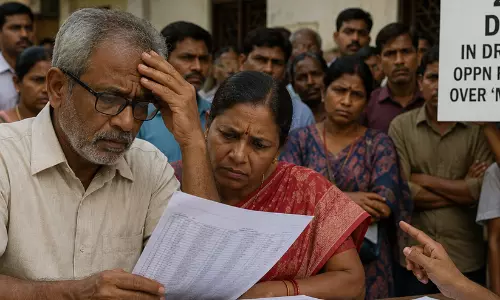 ഒഡിഷയിൽ കരട് വോട്ടർപട്ടിക പ്രസിദ്ധീകരിച്ചു; 20 ലക്ഷം പേർ പുറത്ത് ഒഡിഷയിൽ കരട് വോട്ടർപട്ടിക പ്രസിദ്ധീകരിച്ചു; 20 ലക്ഷം പേർ പുറത്ത്