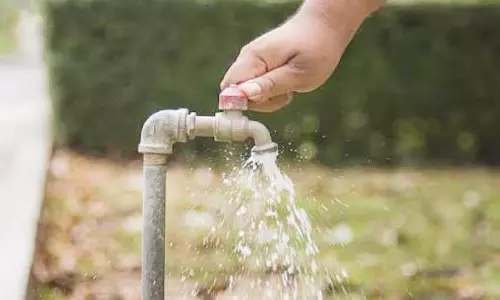 ഇ​നി മു​ത​ൽ കു​ടി​വെ​ള്ളം   പാ​ഴാ​ക്കി​യാ​ൽ പി​ഴ ഉ​റ​പ്പ്