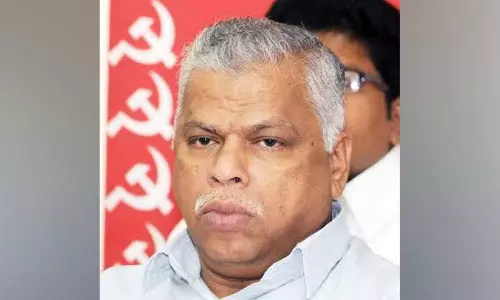 വ​ർ​ഗ​വ​ഞ്ച​ക​രെ​ച്ചൊ​ല്ലി സി.​പി.​എ​മ്മി​ൽ പു​തി​യ വി​വാ​ദം;  ജയരാജന്റെ ക്ഷണം തള്ളി സി.പി.എം സംസ്ഥാന സെക്രട്ടറി; മറുപടിയുമായി കുഞ്ഞികൃഷ്ണനും