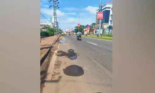തൃ​ശൂ​രിൽ സ്കൂട്ടർ യാത്രികയുടെ മരണം; തെളിവ് നശിപ്പിക്കാൻ  പൊലീസ്   കൂട്ടുനിന്നെന്ന് പരാതി