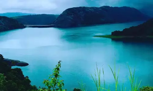 കംഫർട്ട് സോൺ വിട്ട് ഇടുക്കിയിലേക്ക് വിടാം! കാണാക്കാഴ്ച്ചകൾ കാണാം
