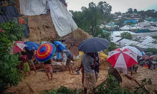 ബംഗ്ലാദേശിലെ റോഹിങ്ക്യൻ അഭയാർഥി ക്യാമ്പുകളിൽ മണ്ണിടിച്ചിൽ; എട്ട് പേർ മരിച്ചു, ആയിരത്തിലേറെ പേരെ സുരക്ഷിത കേന്ദ്രങ്ങളിലേക്ക് മാറ്റി