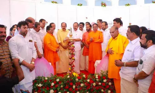 വേദനിക്കുന്നവരെ ചേര്ത്തുനിര്ത്തുന്നതാണ് ആത്മീയത –വി.ഡി. സതീശന് വേദനിക്കുന്നവരെ ചേര്ത്തുനിര്ത്തുന്നതാണ് ആത്മീയത –വി.ഡി. സതീശന്