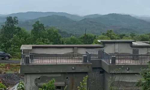 സഞ്ചാരികളെ മാടിവിളിച്ച് പൊസഡിഗുംബെ മലനിരകൾ