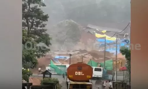 വയനാട് മണ്ണിടിച്ചിൽ: മീനങ്ങാടി, കോഴിക്കോട് എന്‍.ഡി.ആര്‍.എഫ് ടീം  സ്ഥലത്തേക്ക്; രക്ഷാപ്രവര്‍ത്തനം ഏകോപിപ്പിക്കാന്‍ മന്ത്രി സിദ്ദീഖ്; മുഖ്യമന്ത്രി കൂടിക്കാഴ്ച നടത്തി