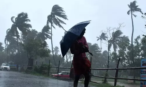 അടുത്ത അഞ്ച് ദിവസം കേരളത്തിൽ അതിതീവ്ര മഴ; വയനാട്, കോഴിക്കോട് ജില്ലകളിൽ റെഡ് അലർട്ട്, അതീവ ജാഗ്രത പാലിക്കാൻ നിർദ്ദേശം