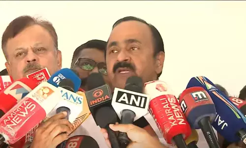 ദൗർഭാഗ്യകരമായ  ദുരന്തം,  അപകടത്തിൽപ്പെട്ടവരെ രക്ഷപ്പെടുത്താനുള്ള അടിയന്തര നടപടികൾ പുരോഗമിക്കുന്നു, മണ്ണ് നീക്കം ചെയ്യാൻ നിർദ്ദേശം നൽകിയിരുന്നു, കമ്പനി അവഗണിച്ചു - മുഖ്യമന്ത്രി