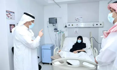 അബഹ വിനോദസഞ്ചാര കേന്ദ്രത്തിലെ റൈഡ് അപകടം: പരിക്കേറ്റവരെ അസീർ ഗവർണർ സന്ദർശിച്ചു