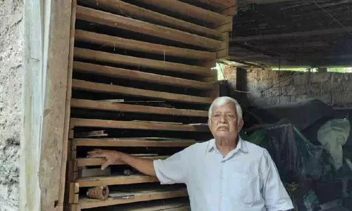 ചൂരൽ മലക്ക് പിന്നാലെ കള്ളാടിയും; ദുരന്തബാധിതർക്ക് പണിതുവെച്ച കട്ടിലുമായി അസീസ്