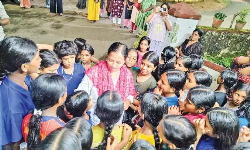 എം.ആർ.എസ് സ്കൂളിൽ രാത്രി മന്ത്രിയുടെ മിന്നൽ പരിശോധന