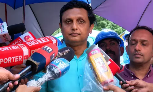 ആളുകളു​ടെ വിഷമം കേൾക്കേണ്ട മുഖ്യമന്ത്രി ഇപ്പോൾ പരാതിക്കാരൻ; കുറച്ച് പക്വത കാണിക്കണം -മുഹമ്മദ് റിയാസ്