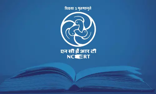 ഹിറ്റ്‌ലർ പുറത്ത്, സവർക്കർ അകത്ത്; എൻ.സി.ഇ.ആർ.ടി തിരുത്തി പ്രസിദ്ധീകരിച്ച പാഠപുസ്തകവും വിവാദമാകുന്നു