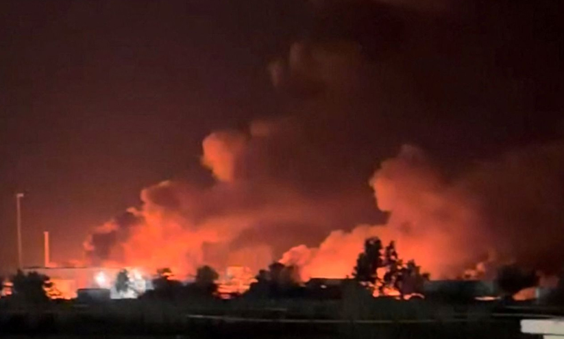 US Strikes Hit Iranian Cities and Railway Bridge as Iran Launches Attacks on Gulf Bases