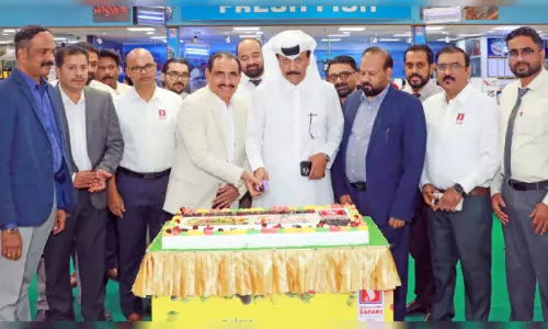 സഫാരിയിൽ ഫ്രൂട്ട് ഫെസ്റ്റിവൽ ആന്റ് ജ്യൂസ് ജങ്ഷന് തുടക്കമായി സഫാരിയിൽ ഫ്രൂട്ട് ഫെസ്റ്റിവൽ ആന്റ് ജ്യൂസ് ജങ്ഷന് തുടക്കമായി