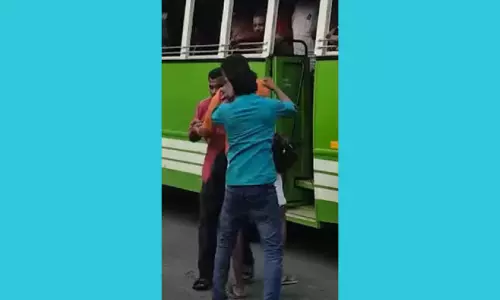 റോഡിലെ ഗുണ്ടായിസം ചോദ്യംചെയ്ത യാത്രക്കാരന്റെ മുഖത്തിടിച്ച സ്വകാര്യ ബസ് കണ്ടക്ടർ അറസ്റ്റിൽ; ഡ്രൈവർക്കായി തിരച്ചിൽ