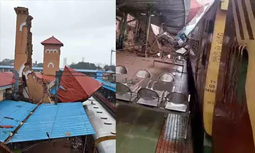 കോഴിക്കോട് റെയിൽവേ സ്റ്റേഷനിൽ കെട്ടിടം തകർന്നു; വീണത് പ്ലാറ്റ്​ഫോമിനും ട്രെയിനിനും മുകളിൽ