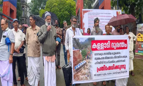 തുരങ്ക പദ്ധതി ഉപേക്ഷിക്കുക; കള്ളാടി ദുരന്തത്തിന് പിന്നാലെ സത്യാഗ്രഹവുമായി വയനാട്ടിലെ പരിസ്ഥിതി- സാമൂഹ്യ- മനുഷ്യാവകാശ പ്രവർത്തകർ