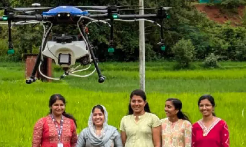 ഡ്രോണുമായി ദീദിമാര്; കാര്ഷിക മേഖലയില് പെണ്കരുത്തിന്റെ ഹൈടെക് പറക്കല് ഡ്രോണുമായി ദീദിമാര്; കാര്ഷിക മേഖലയില് പെണ്കരുത്തിന്റെ ഹൈടെക് പറക്കല്