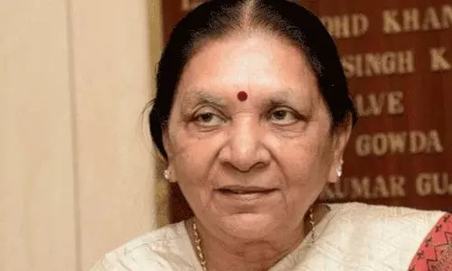 ആദ്യം നല്ല അമ്മയാകൂ എന്നിട്ട് ഐ.എ.എസിന് പോകൂ; യൂനിവേഴ്സിറ്റി ബിരുദദാന ചടങ്ങിൽ ഉത്തർപ്രദേശ് ഗവർണറുടെ ഉപദേശം