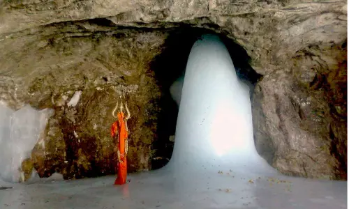 അമർനാഥിലെ മഞ്ഞുലിംഗം ഉരുകി; പരിസ്ഥിതി സംരക്ഷണത്തിന് അടിയന്തര നടപടി വേണമെന്ന് ആവശ്യം
