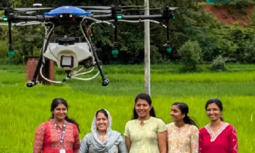 ഡ്രോണുമായി ദീദിമാര്‍; കാര്‍ഷിക മേഖലയില്‍ പെണ്‍കരുത്തിന്റെ ഹൈടെക് പറക്കല്‍