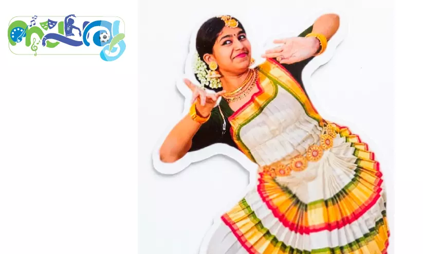 നൃത്തവിസ്മയമായി വിസ്മയ സജീഷ്; 300 വേദികളിൽ ചുവടുവെച്ച 16-കാരി നൃത്തവിസ്മയമായി വിസ്മയ സജീഷ്; 300 വേദികളിൽ ചുവടുവെച്ച 16-കാരി