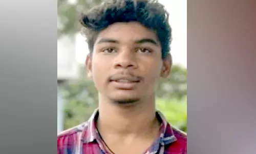 വി​വാ​ഹ​ത്തി​ന് വി​സ​മ്മ​തി​ച്ച കാ​മു​കി​യെ കു​ത്തി​പ്പ​രി​ക്കേ​ല്‍പി​ച്ചു
