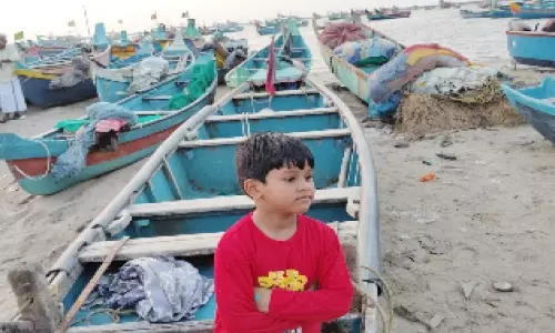 പ​ര​പ്പ​ന​ങ്ങാ​ടി തീ​ര സം​ര​ക്ഷ​ണ​ത്തി​ന് ഫി​ഷ​റീ​സ് വ​കു​പ്പി​ന്റെ പ​ച്ച​ക്കൊ​ടി