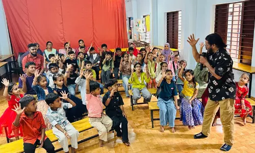 വാക്കുകളും നിറങ്ങളും കോർത്തിണക്കി വിദ്യാരംഗത്തിന് തുടക്കം വാക്കുകളും നിറങ്ങളും കോർത്തിണക്കി വിദ്യാരംഗത്തിന് തുടക്കം