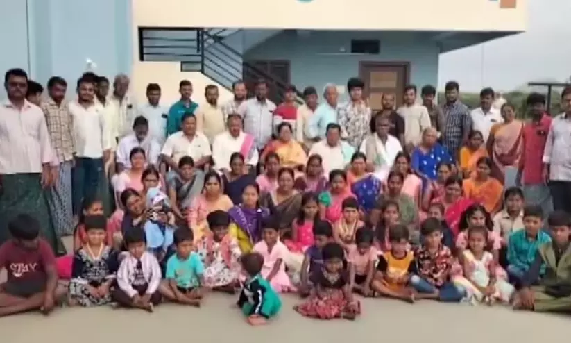 ആറ് തലമുറ, 83 അംഗങ്ങൾ, ഒരു അടുക്കള... പരസ്പരം പങ്കിടലാണ് ഈ കുടുംബം ആറ് തലമുറ, 83 അംഗങ്ങൾ, ഒരു അടുക്കള... പരസ്പരം പങ്കിടലാണ് ഈ കുടുംബം