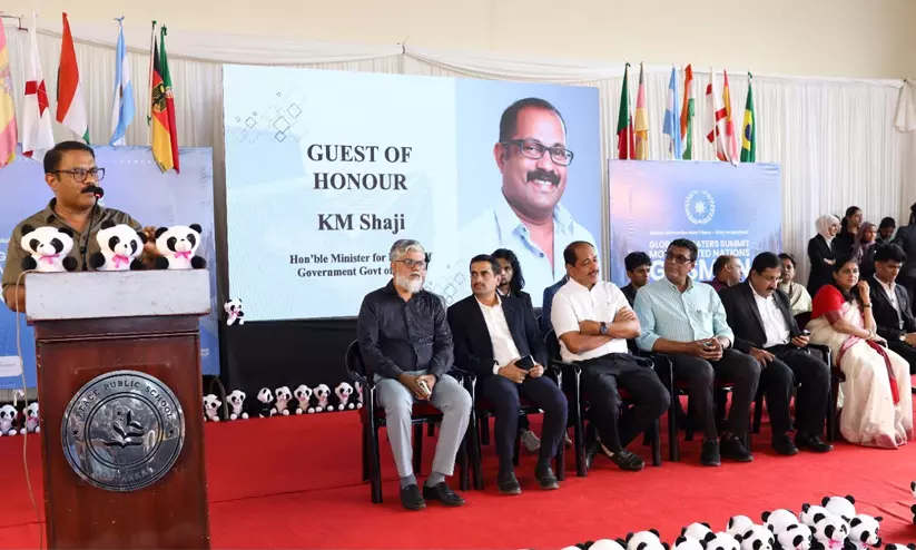 യുവതലമുറയുടെ നയതന്ത്ര പാഠങ്ങൾ; കോട്ടക്കൽ ഗ്ലോബൽ ഡിബേറ്റേഴ്സ് സമ്മിറ്റ് ശ്രദ്ധേയമായി യുവതലമുറയുടെ നയതന്ത്ര പാഠങ്ങൾ; കോട്ടക്കൽ ഗ്ലോബൽ ഡിബേറ്റേഴ്സ് സമ്മിറ്റ് ശ്രദ്ധേയമായി