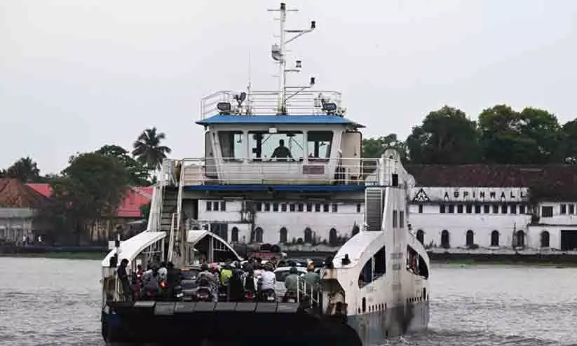 കൊച്ചി റോ-റോ സർവിസുകളിലും സ്ത്രീകൾക്ക് സൗജന്യ യാത്ര; നഗരസഭയുടെ തീരുമാനം പ്രശംസനീയം -മുഖ്യമന്ത്രി വി.ഡി. സതീശൻ കൊച്ചി റോ-റോ സർവിസുകളിലും സ്ത്രീകൾക്ക് സൗജന്യ യാത്ര; നഗരസഭയുടെ തീരുമാനം പ്രശംസനീയം -മുഖ്യമന്ത്രി വി.ഡി. സതീശൻ