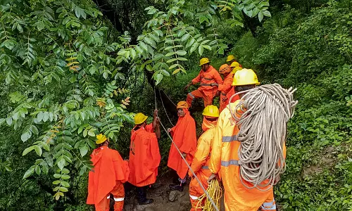 ഉത്തരാഖണ്ഡിൽ കനത്ത മഴയിൽ ആശുപത്രി മതിൽ തകർന്ന് ഡോക്ടർ മരിച്ചു