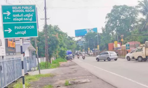 ദിശ അറിയാത്തവർ സ്ഥാപിച്ച ദിശ ബോർഡുകൾ യാത്രക്കാർക്ക് ദുരിതമാകുന്നു