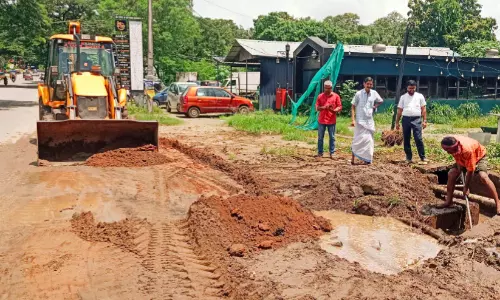 സംസ്ഥാന പാതയിൽ മങ്കരയിലെ വെള്ളക്കെട്ടിന് പരിഹാരം